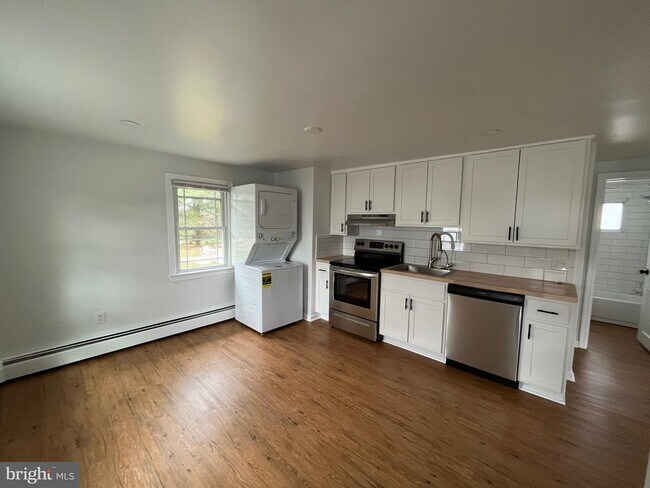 Building Photo - 2454 Conowingo Rd