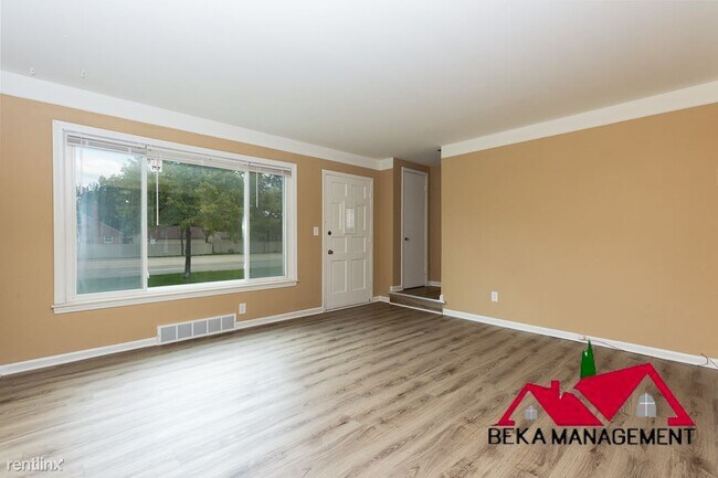 Foto del edificio - 2 br, 1 bath House - 26205 Coolidge Hwy
