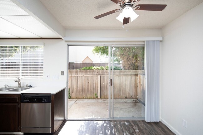 Foto del edificio - Chula Vista: Large One Bedroom in Gated Co...