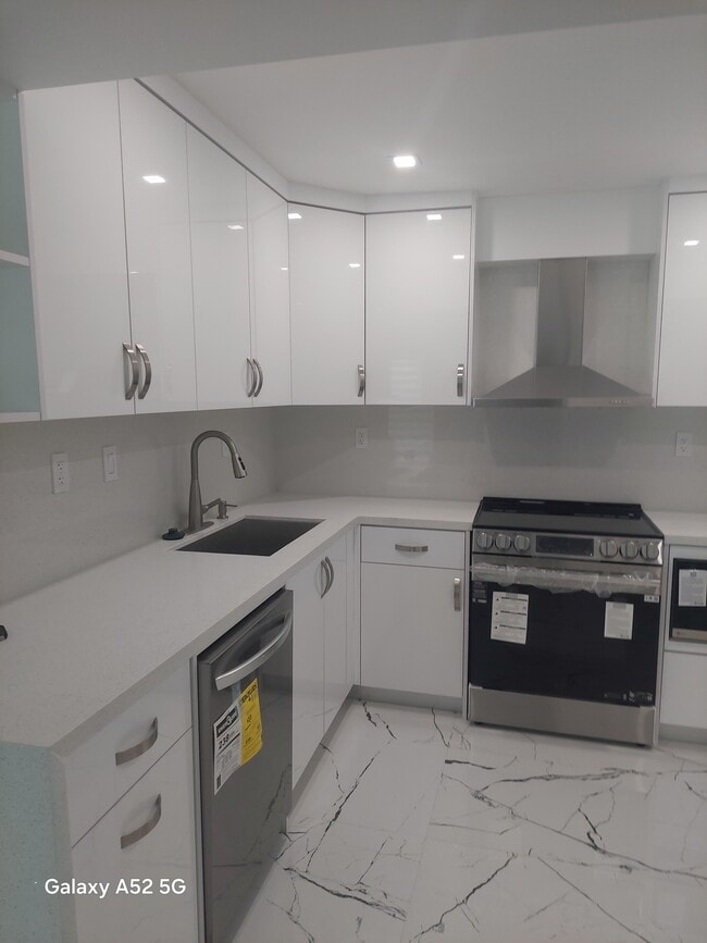 Foto del edificio - 6821 SW 129th Ave