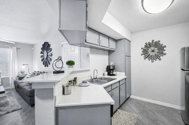 Building Photo - 20000 Saums Rd