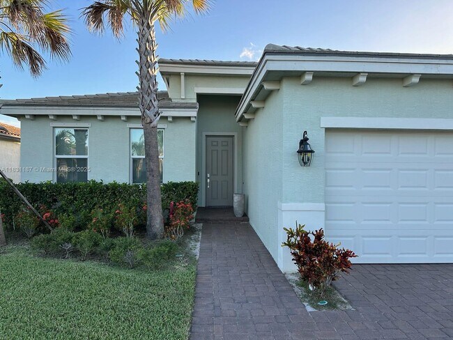 Building Photo - 8159 NW Greenbank Cir
