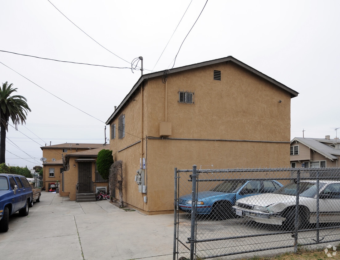 Building Photo - 4805 S St. Andrews Pl
