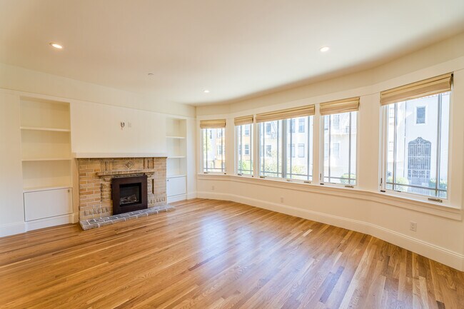 Building Photo - 3545 Pierce St