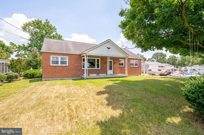 Building Photo - 6073 Lord Fairfax Hwy