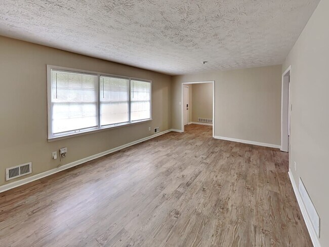 Foto del edificio - 2260 Addison Rd NE