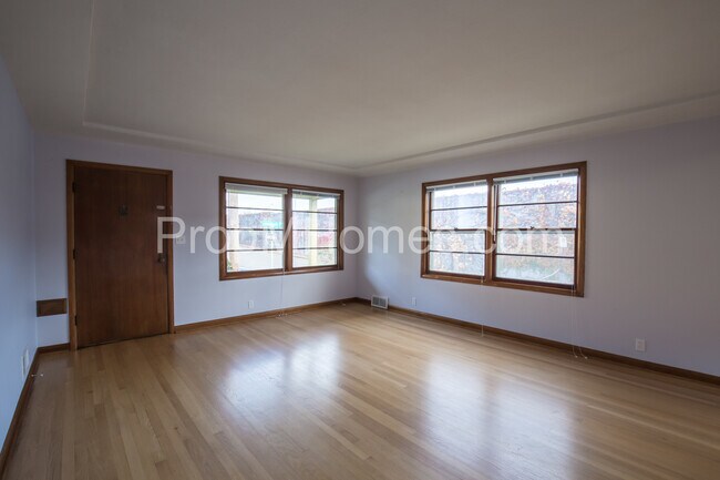Foto del edificio - One Block To Alberta -Prime Location - Gre...