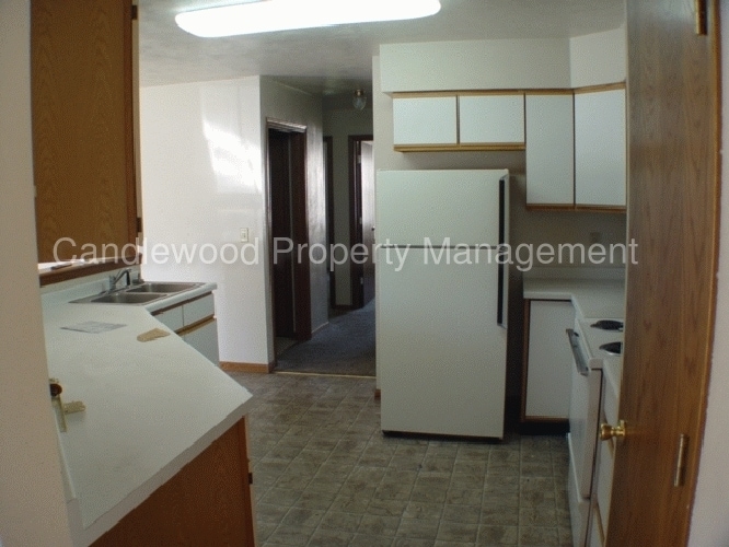 Building Photo - 2700 Sunset Blvd