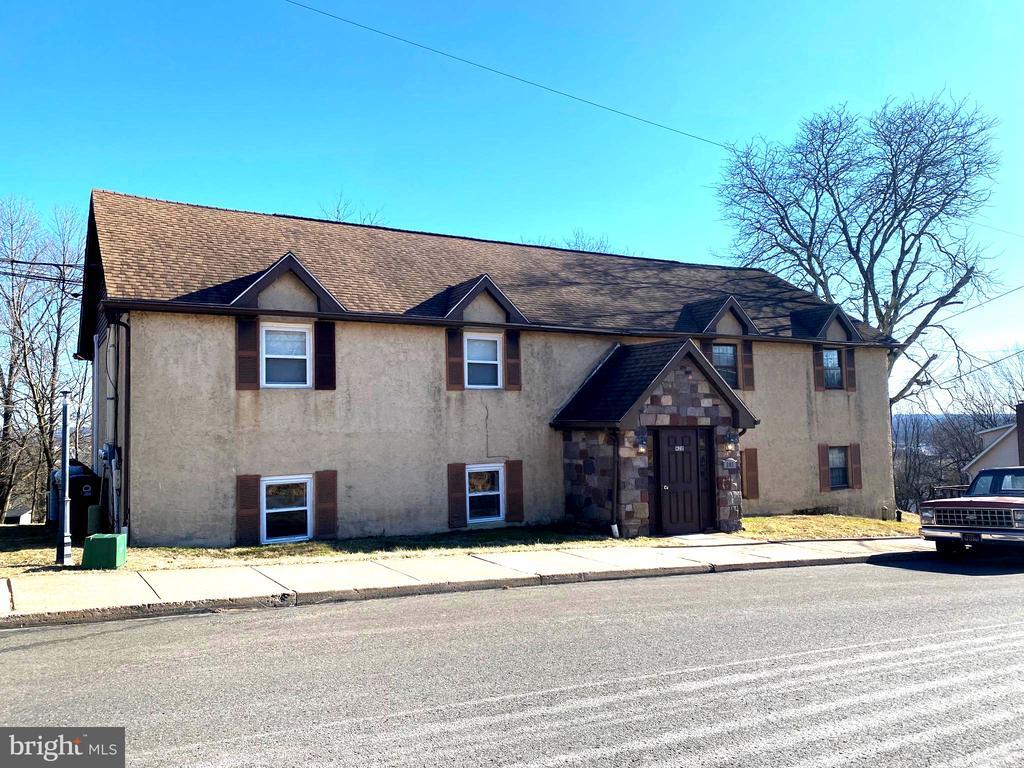 Primary Photo - 205 Ridge Ave