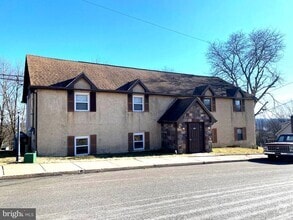 Building Photo - 205 Ridge Ave