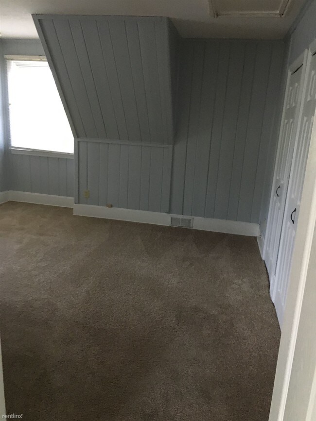 Building Photo - 45 E 60th St