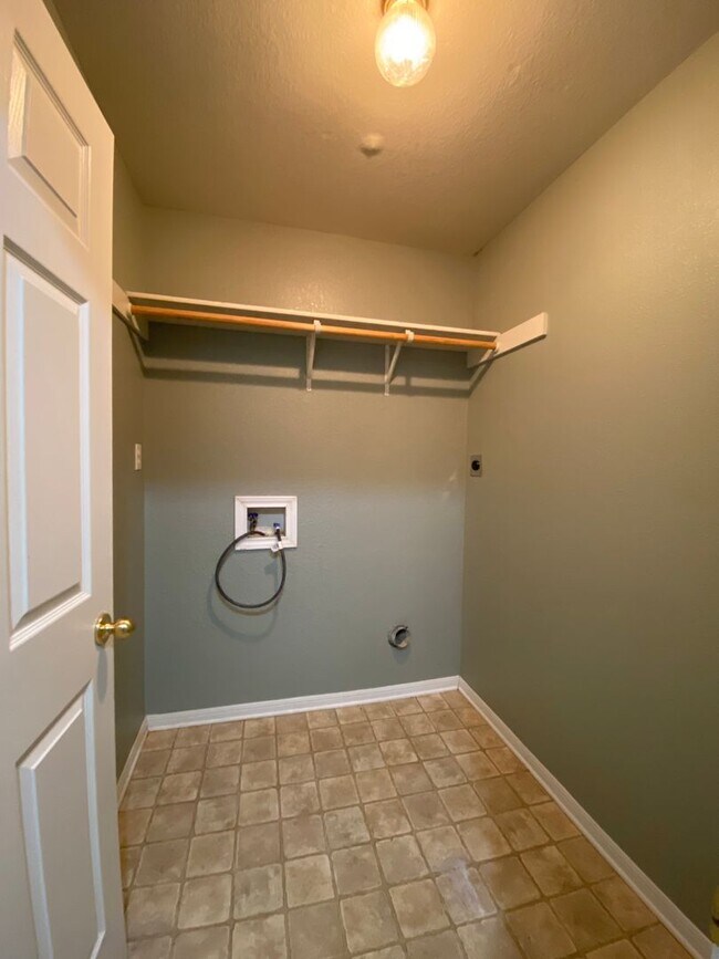 Foto del edificio - 3103 Yaupon Rd