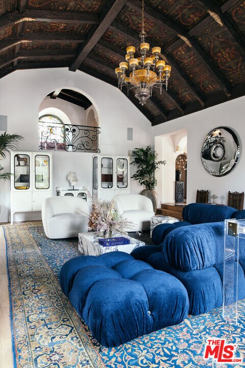 Foto del edificio - 10749 Weyburn Ave