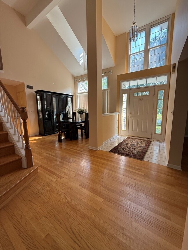 Foto del edificio - 1062 Dearborn Ln
