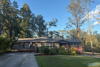Building Photo - 4728 Panorama Dr SE