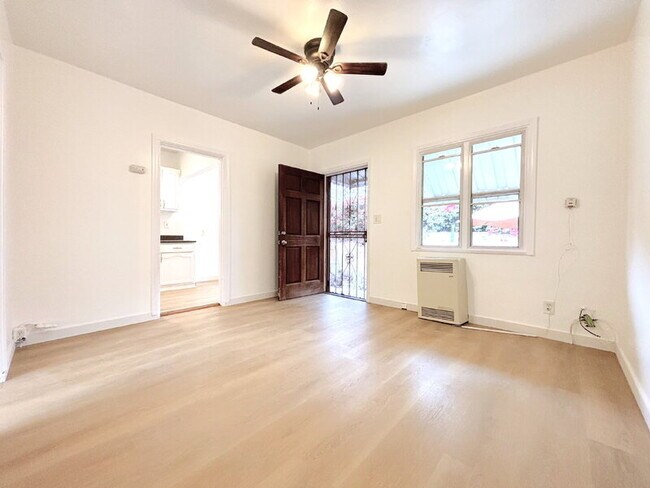 Foto del edificio - 725 E 81st St