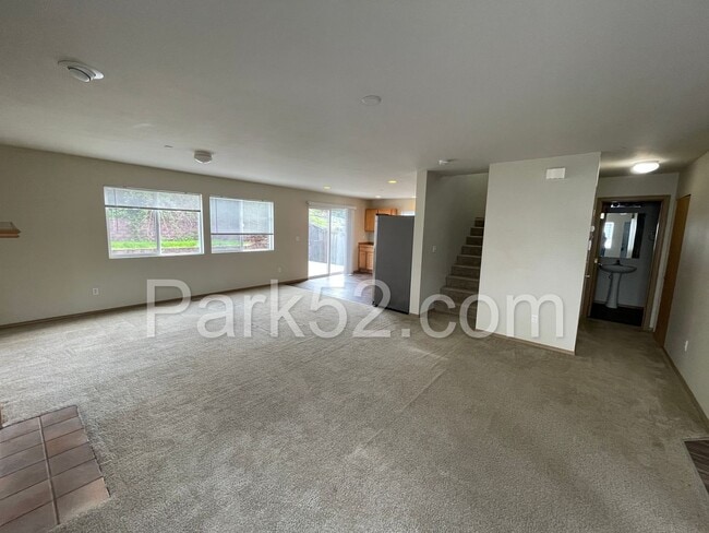 Building Photo - DuPont 4 Bedroom Single Family