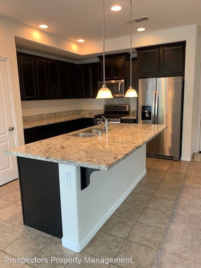 Foto del edificio - 3 br, 2.5 bath House - 18800 Nutmeg Dr