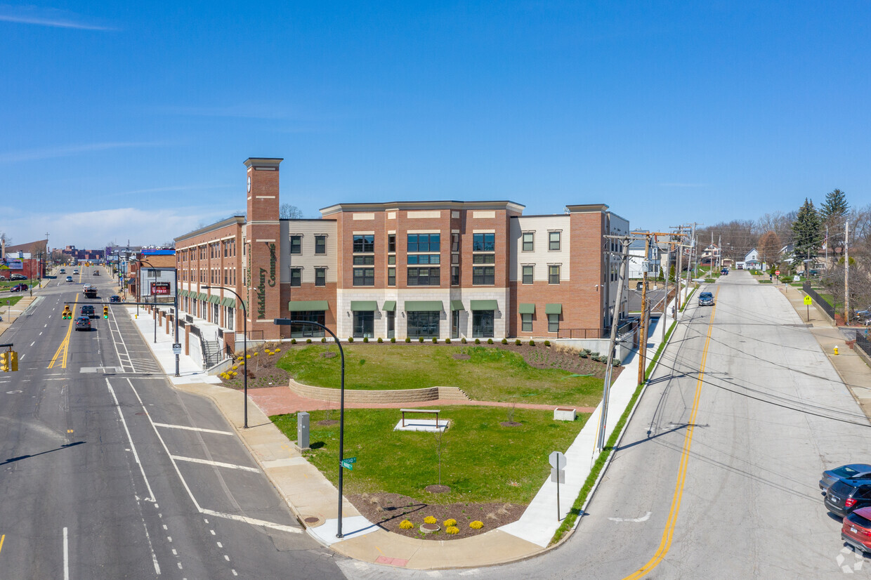 Building Photo - Middlebury Commons