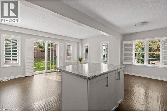 Building Photo - 50 Pinnacle Dr