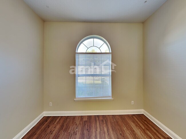 Building Photo - 11444 Oaklawn Road