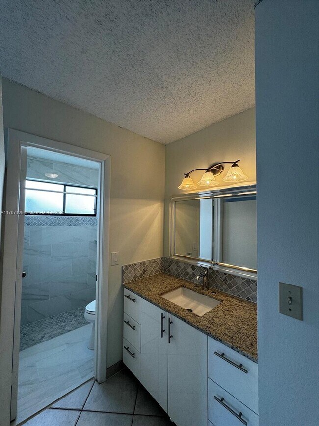 Foto del edificio - 3247 NW 102nd Terrace