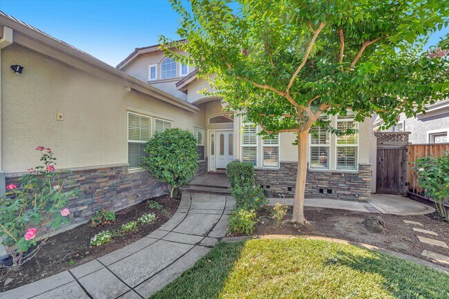 Building Photo - 17032 Heatherwood Way
