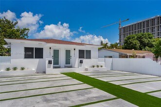 Building Photo - 2641 SW 29th Ct