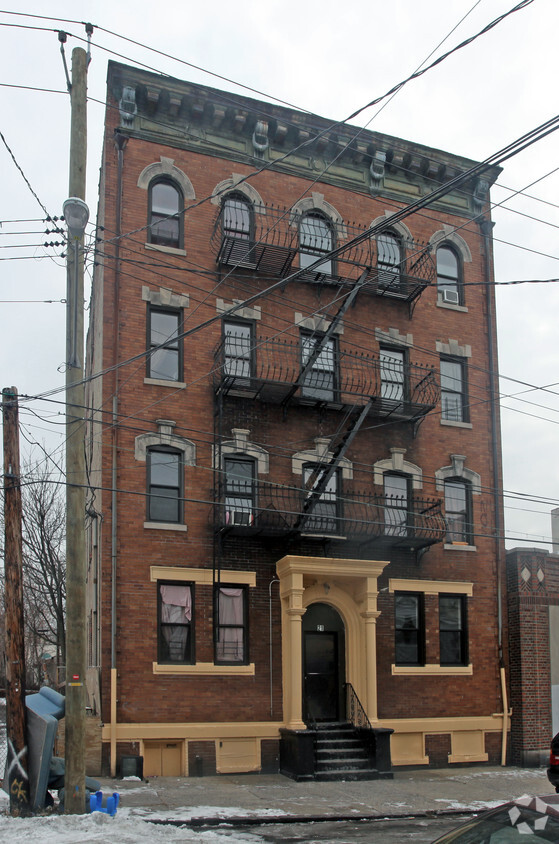 Building Photo - 21 N Bond St