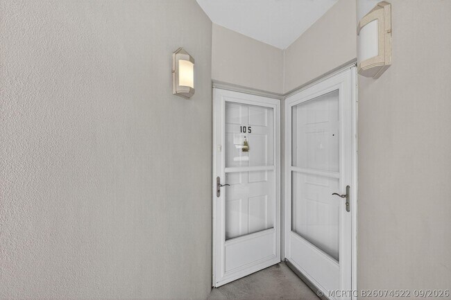 Foto del edificio - 755 Saturn St