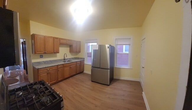 Building Photo - 20 Peverell St