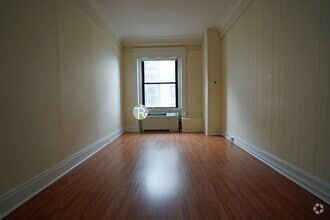 Building Photo - 62 Boylston St