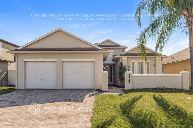 Building Photo - 1934 Magical Ln