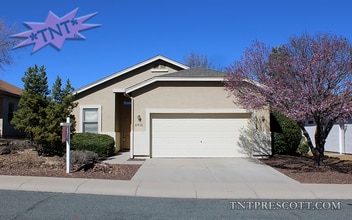 Building Photo - 6922 E Yellowglen Dr