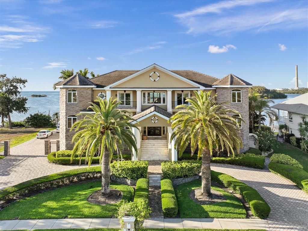 Foto principal - 2053 N Pointe Alexis Dr