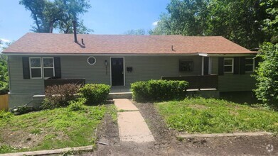Building Photo - 8430 Oak St