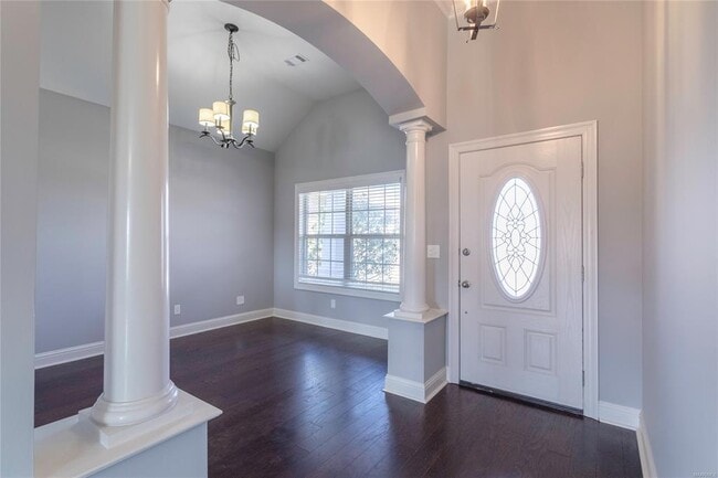 Building Photo - 8740 Pemberton Park