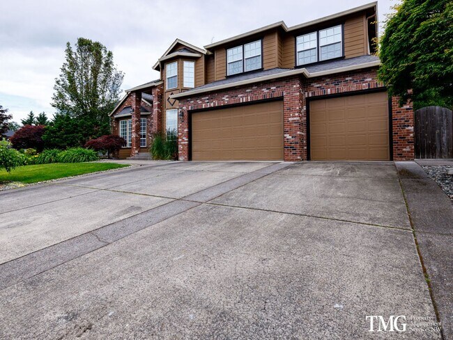 Foto del edificio - Stunning Home in Sought After Ashley Heights!