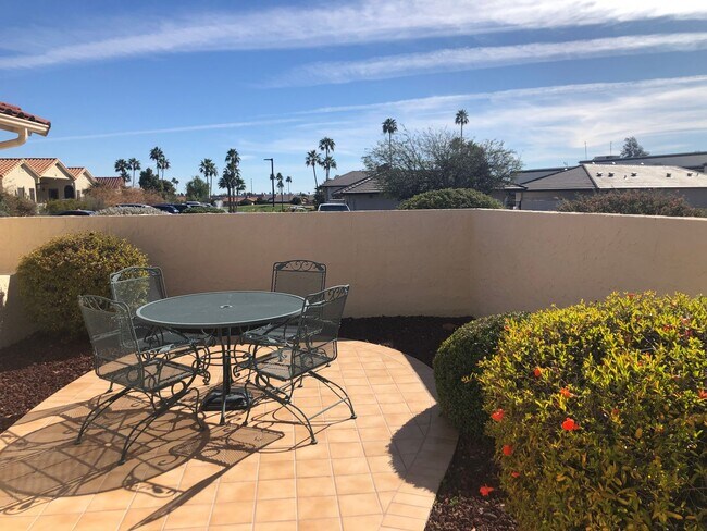 Foto del edificio - Welcome to this charming 2-bedroom, 2-bathroom home. Available April through October 2026!