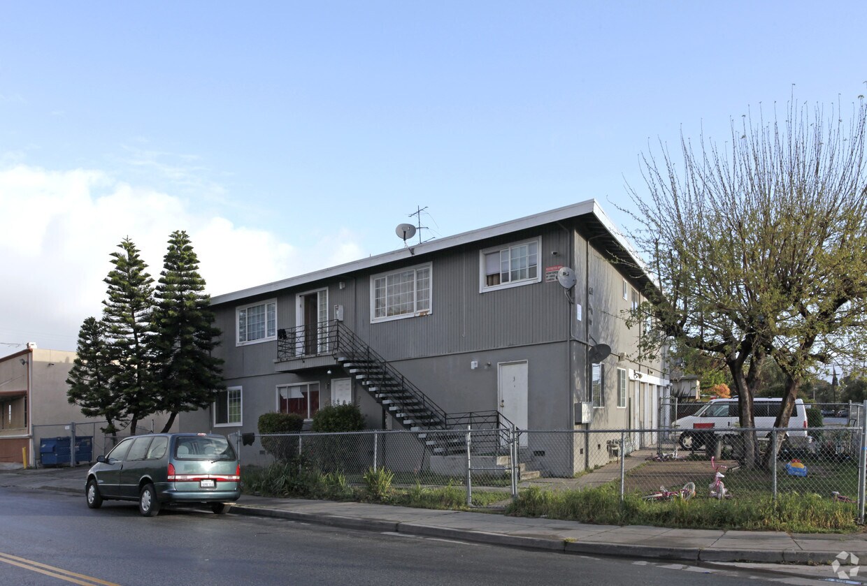 Building Photo - 2109 Dumbarton Ave