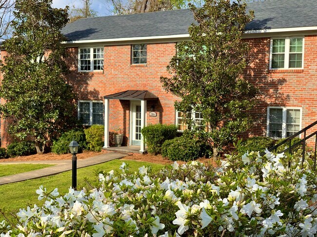 Building - 1904 Courtney Dr
