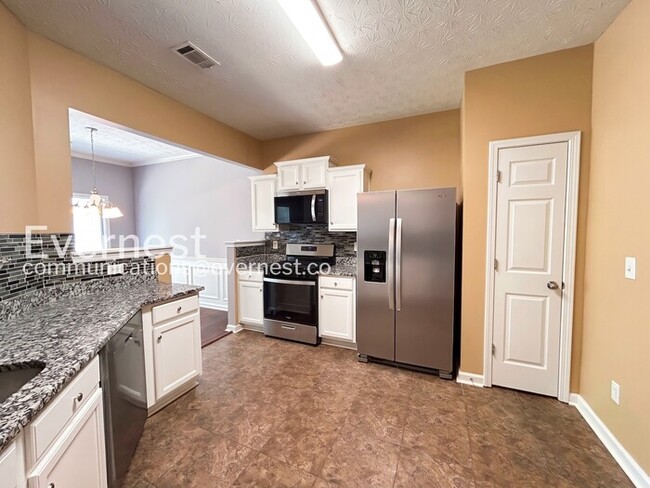 Building Photo - 729 Mountain Laurel Dr