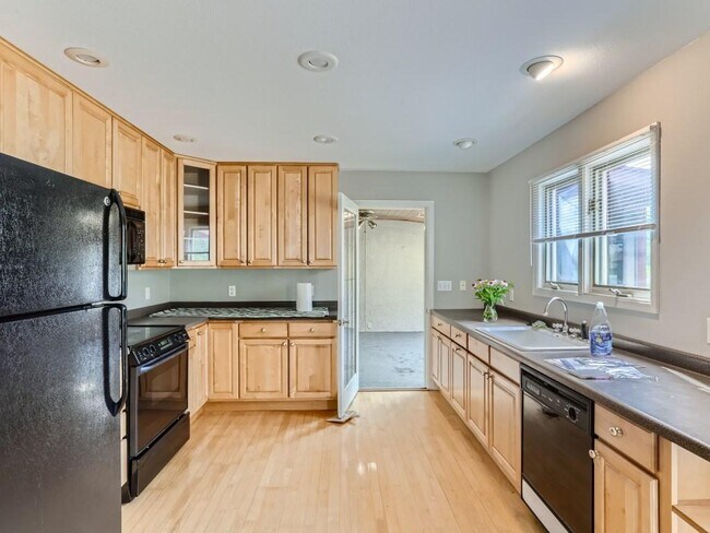 Foto del edificio - 215 E Old Shakopee Rd