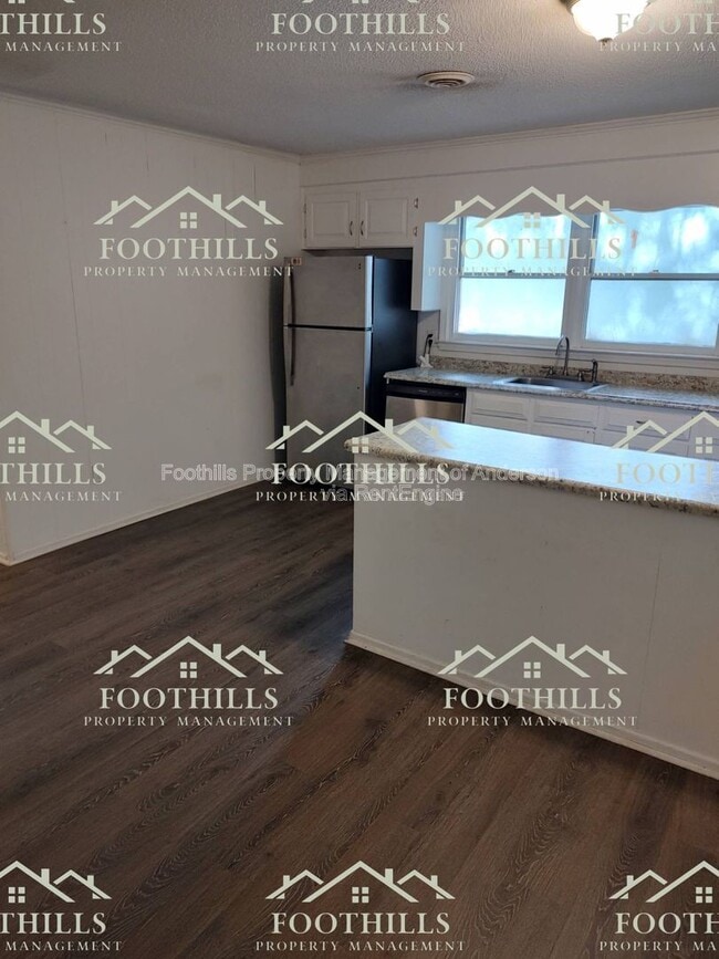 Foto del edificio - 130 Tanglewood Dr