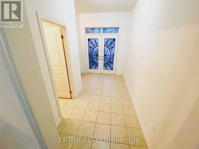 Building Photo - 35 Humberstone Cres