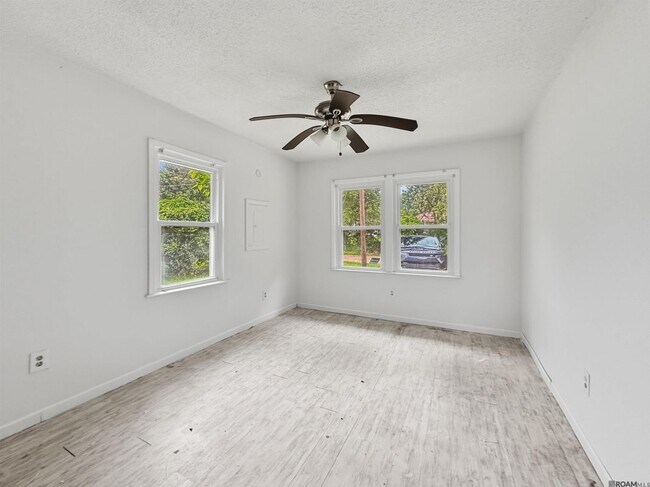 Foto del edificio - 5156 Linden St