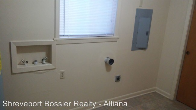 Foto del edificio - 3 br, 2 bath House - 9025 Sara Lane