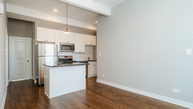 Foto del edificio - 2400 S Troy St