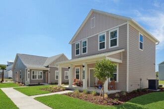 Building Photo - Hamlet Avalon Park - Homes and Townhomes For Rent