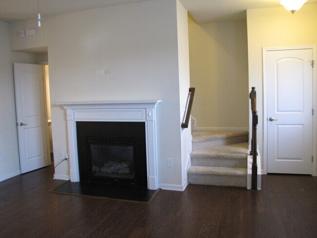 Building Photo - 74 Pocono Dr